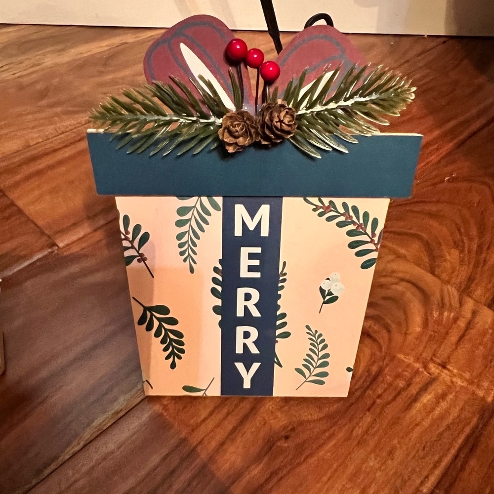 Wooden Christmas Box "Merry" Shelf Sitter tree Gift easel standing Fern 5.5x7"